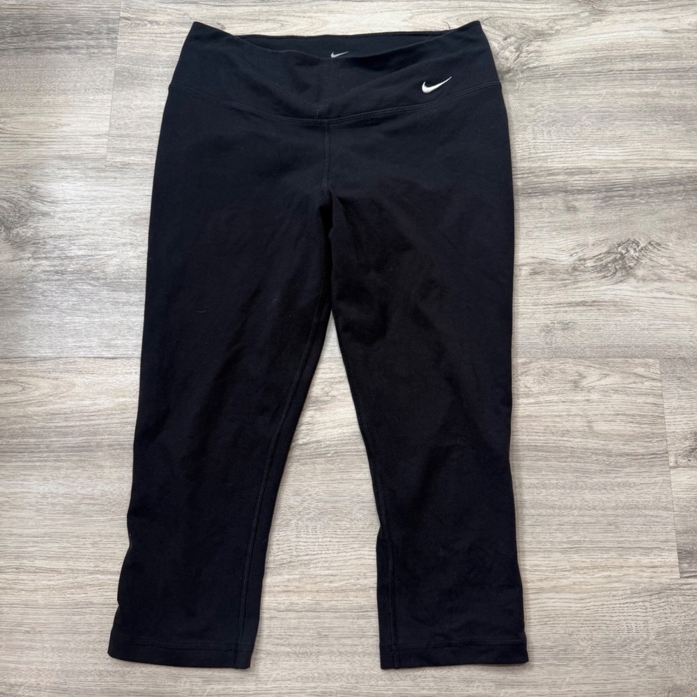 Nike Dri-FIT Womens Black Cropped Leggings Athletic Capri Pants Medium BF16
